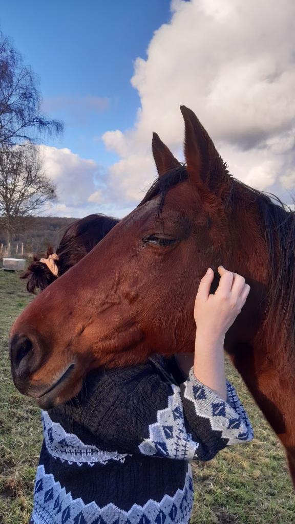 Albane Galinou Thérapeute accompagnée par les chevaux